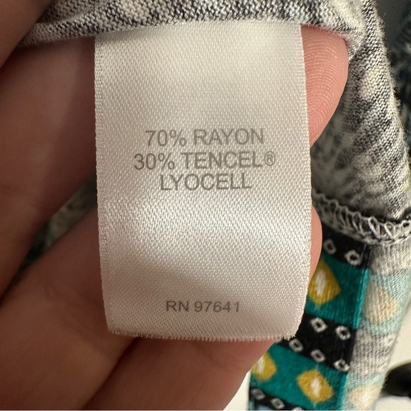 J. Jill size M Petite tunic, peacock pattern, rayon/tencel, stretch, office - Picture 7 of 10